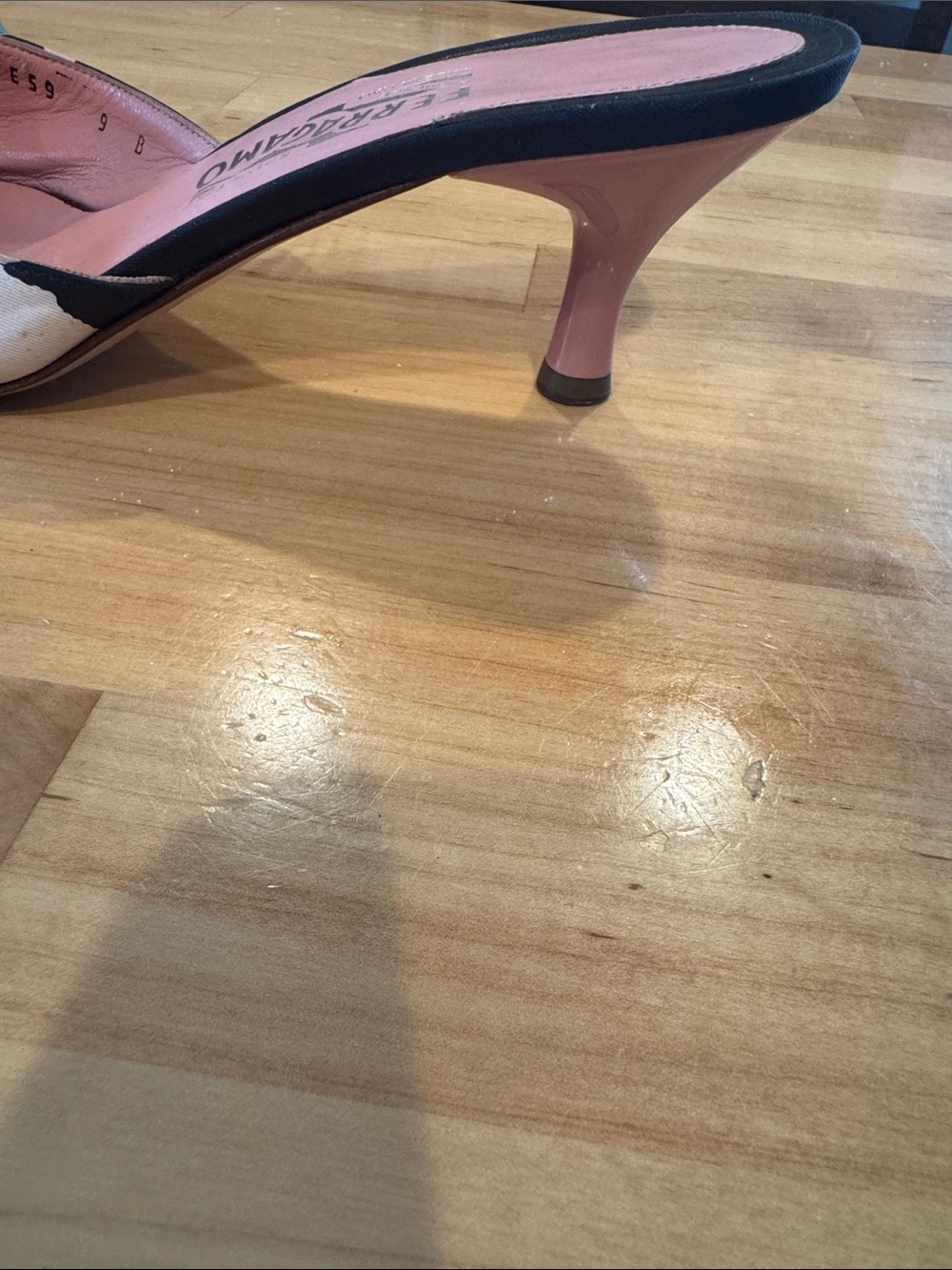 Salvatore Ferragamo Floral Bow Slide Kitten heels in Pink and Black - Picture 6 of 6